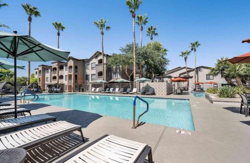 Chandler Apartamento | Boulevard Stays Quiet Modern 1BR Pickleball Pool Parking Gym 04