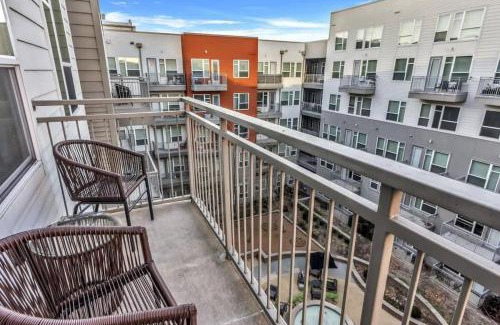 Richardson Apartamento | Boulevard Stays Roomy 3BR Stay Pool Parking Fitness B