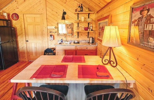 Saddlestring Cabina | Bounty of the Bighorns Cabin near Buffalo