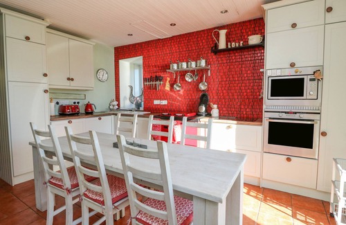 Morar Cabaña | BOURBLACH, family friendly, character holiday cottage in Mallaig