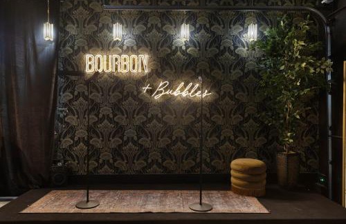 Katie Hill Neighborhood Casa | Bourbon & Bubbles - Rooftop Hot Tub & Speakeasy