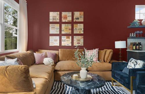 Katie Hill Neighborhood Casa | Bourbon & Bubbles - Rooftop Hot Tub & Speakeasy