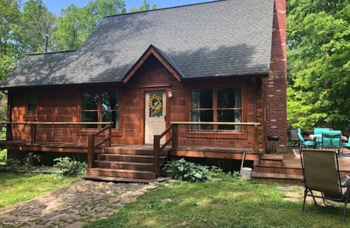 Mount Eden Cabina | Bourbon Country Cabin Loft style cabin, great location to visit KY distilleries