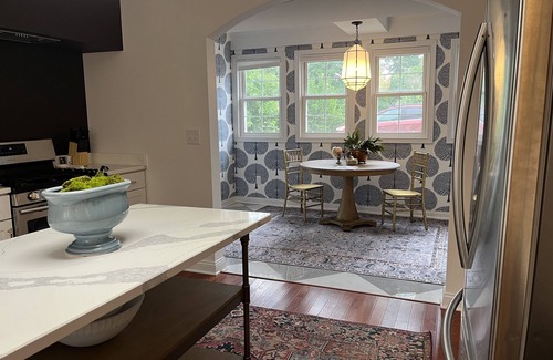 Bardstown Casa | Bourbon on Broadway- 3 King Bed- Downtown Bardstown-Walk everywhere!!