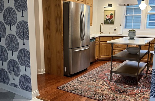 Bardstown Casa | Bourbon on Broadway- 3 King Bed- Downtown Bardstown-Walk everywhere!!