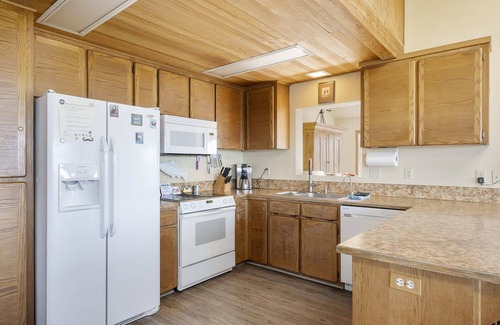Tillamook Casa | Bourbon Place Retreat, Bañera de hidromasaje, Sala de juegos