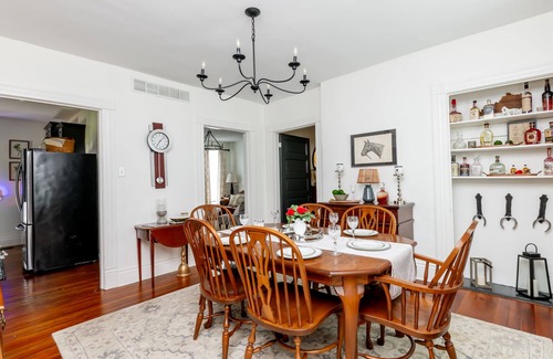 Lawrenceburg Casa | Bourbon Trail/8 mins to distilleries/Fenced Yard/Pet-Friendly/Entire House