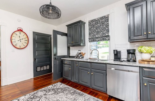 Lawrenceburg Casa | Bourbon Trail/8 mins to distilleries/Fenced Yard/Pet-Friendly/Entire House