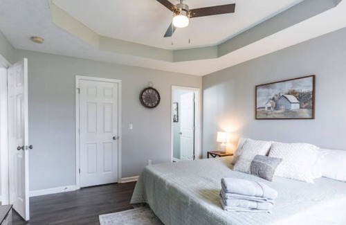 Lawrenceburg Casa | Bourbon Trail HotTub Dog friendly 3BR