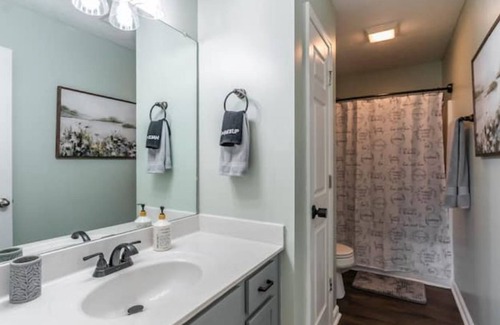 Lawrenceburg Casa | Bourbon Trail HotTub Dog friendly 3BR