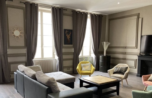 Fontenay-le-Comte Apartamento | Bourgeois Apartment