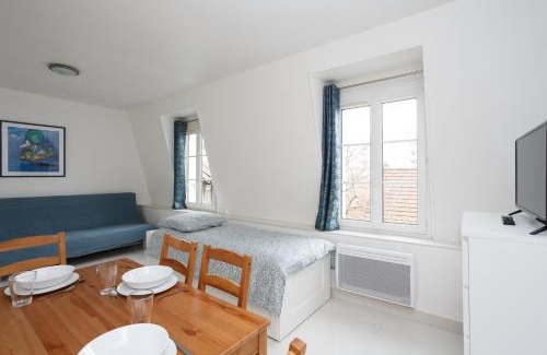 Le Bourget Apartamento | Bourget RER Studio 2ème droite