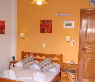 Tinos Town Apartamento | Boussetil Rooms CapAnMat