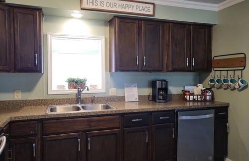 Sneads Ferry Cabaña | Bout Time Cottage W/Hot Tub