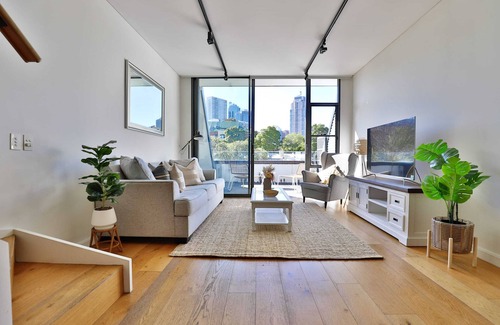 Ultimo Apartamento | Boutique 2BR Penthouse - Split Level· View· Parking