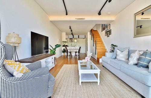 Ultimo Apartamento | Boutique 2BR Penthouse - Split Level· View· Parking