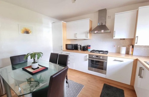 Newton Mearns Casa | Boutique 3-bed Home with Free Parking in Glasgow