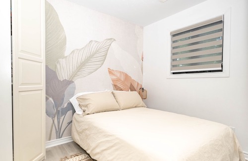 Brechin Cabaña | Boutique 3-Bedroom Cottage w/Water Access & HotTub