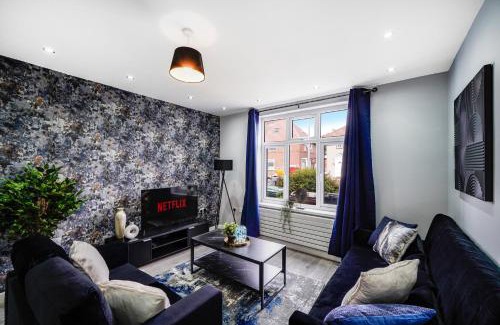 Parsloes Apartamento | Boutique 4 Bedroom House in London - Parking