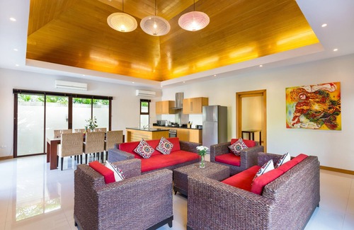 Rawai Villa | Boutique Balinese 3BR Pool Villa Martin