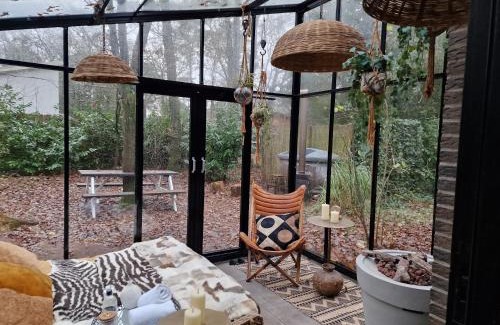 Rheezerveen Casa | Boutique Bungalow 2 met sauna, hottub en boskas