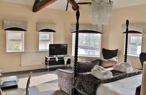 Worcester Hotel | Boutique by Browns