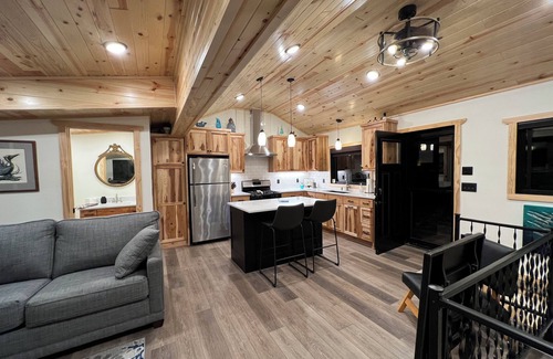 Whipholt Cabina | Boutique cabin that is feet from Leech Lake. Enjoy the Million dollar view.