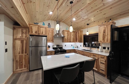 Whipholt Cabina | Boutique cabin that is feet from Leech Lake. Enjoy the Million dollar view.