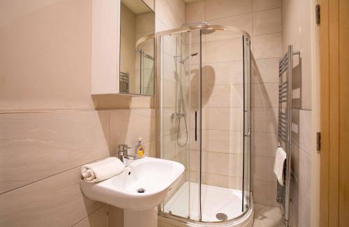 Harrogate City Centre Apartamento | Boutique Central 2 bed In Harrogate - Sleeps 6