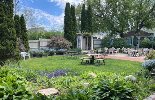Delafield Apartamento | Historic Downtown Luxury-Lake-Coffee-Spa like BA