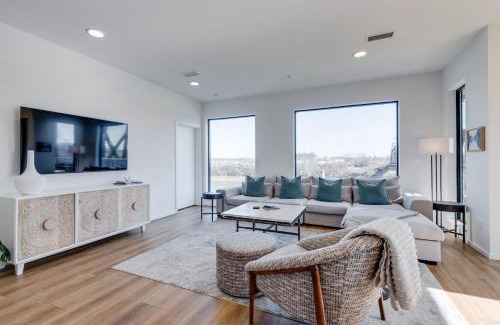 North Capitol Casa | Boutique Condo On Nashville Riverfront- Park Free