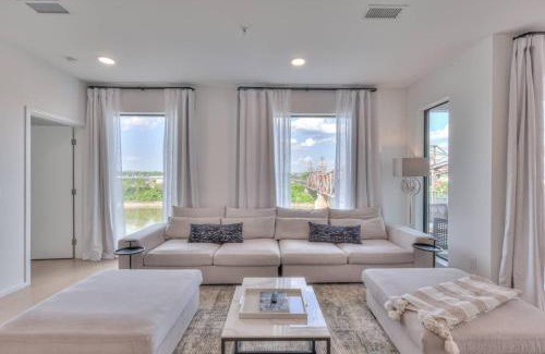 North Capitol Casa | Boutique Condo On Nashville's Riverfront- Eve #402