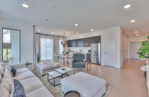 North Capitol Casa | Boutique Condo On Nashville's Riverfront- Eve #402