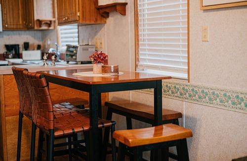Kissimmee Cabaña | Boutique Cottage near Disney and Shopping Malls