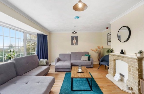 Littleover Casa | Boutique Derbyshire Abode - Games room - Sleeps 12