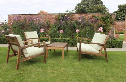 Wilby Apartamento | Boutique double room with country village views