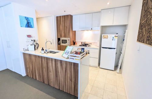 City East Apartamento | Apartamento boutique de 3 dormitorios en Canberra en el corazón de la ciudad, estacionamiento gratuito, piscina, gimnasio