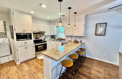 Abilene Casa | Boutique Home-Cozy, Clean, Comfy, 3/2 Abilene, Sleeps 6, near ACU, King