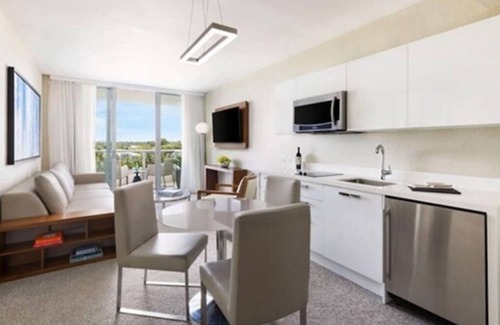 Bay Harbor Islands Hotel | Boutique Hotel- Rooftop Pool -BNR Vacation Rentals