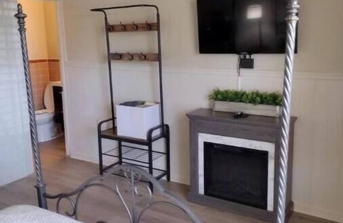 Ocala Hotel | Boutique hotel in historic downtown Ocala: Queen