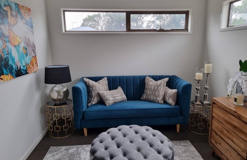 Carrum Downs Casa | Boutique Hotel inspired modern 2 bedroom townhouse