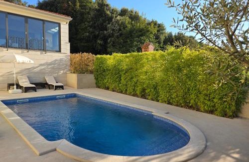 Pjescana Uvala Cama Y Desayuno | Boutique Hotel Oasi