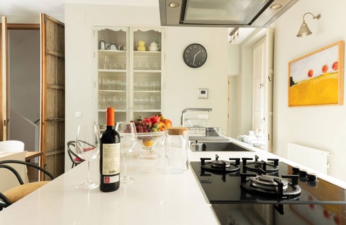 San Bernardo Villa | Casa Boutique San Bernardo, con jacuzzi y parking | Casa ideal para familias
