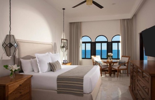 Santa Rosa Complejo | Boutique luxury resort in Los Cabos. Free Golf and VIP transportation included.