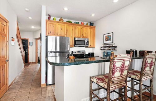 Beaver Bay Casa | Boutique Luxury On Lake Superior! Stunning Views Sunrise/Moon Waves Romantic
