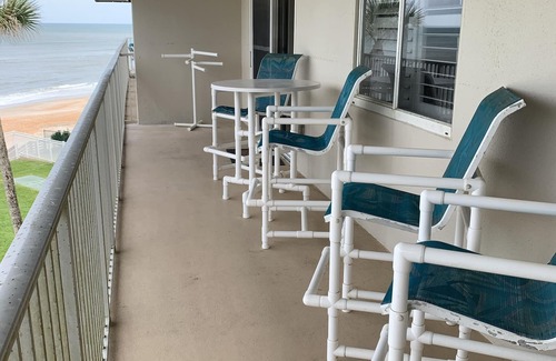 Glenwood Condominio | BOUTIQUE OCEANFRONT PENTHOUSE CHARM