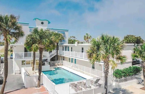 Downtown Myrtle Beach Apartamento | Boutique on the beach, Studio #108 + Pool