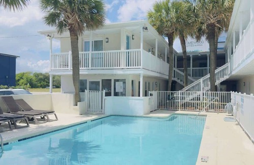 Downtown Myrtle Beach Apartamento | Boutique on the beach, Studio #110 + Pool