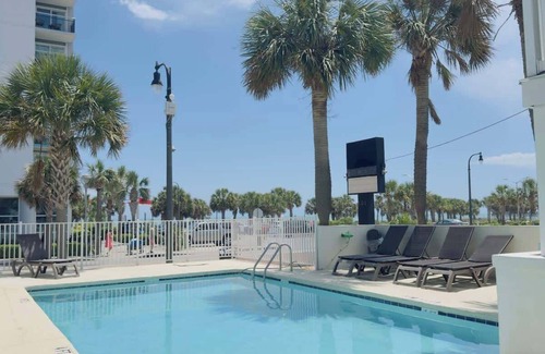 Downtown Myrtle Beach Apartamento | Boutique on the beach, Studio #119 + Pool