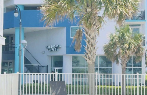 Downtown Myrtle Beach Apartamento | Boutique on the beach, Studio #121 + Pool